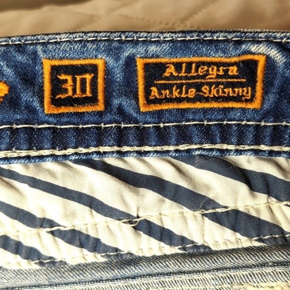 Rock Revival Woman's Low Rise Allegra Ankle Skinny Jeans Size 30. - Picture 8 of 16